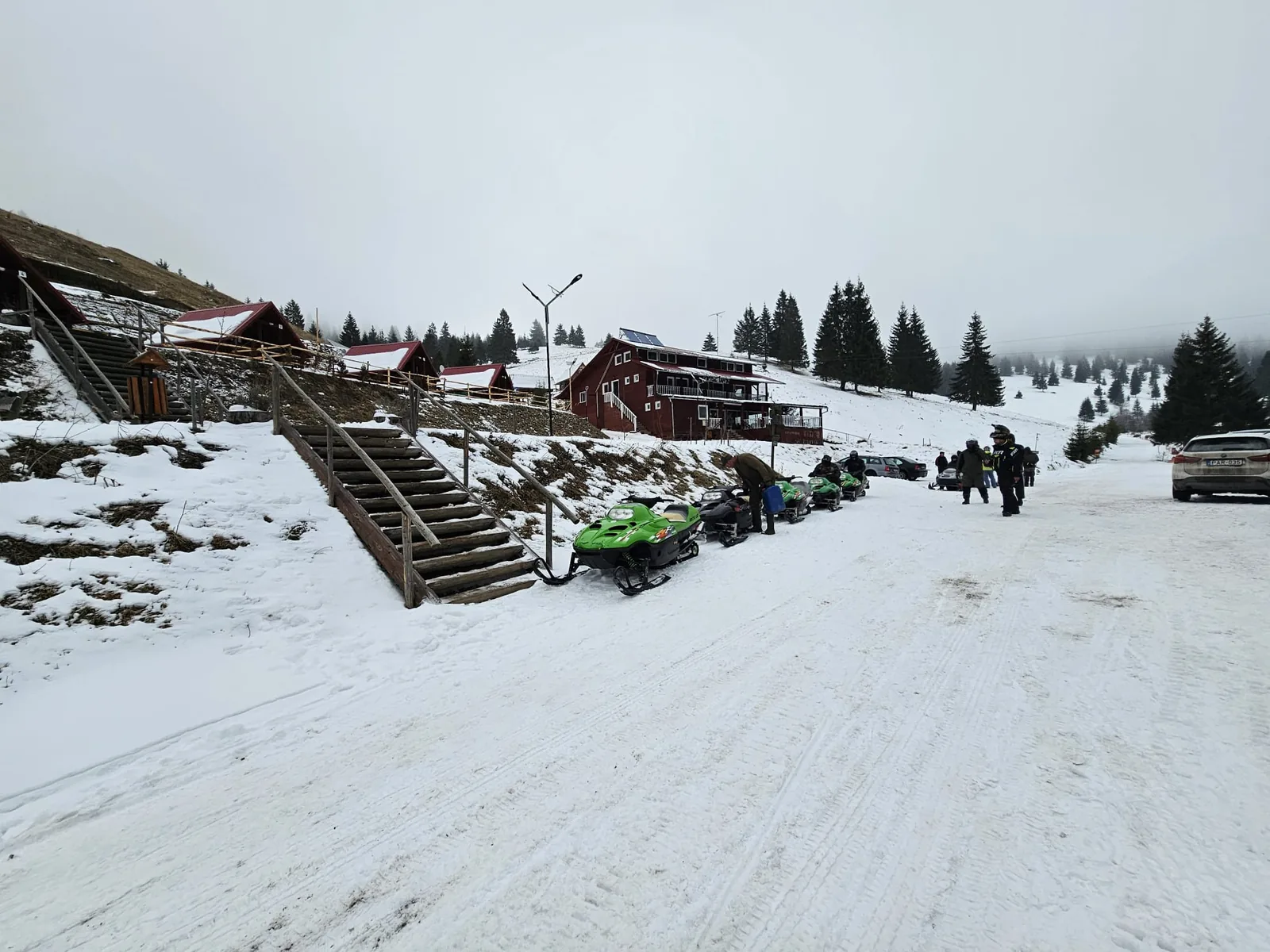 Motorosszán-túra a havas gyimesi hegyekben, 5. kép
