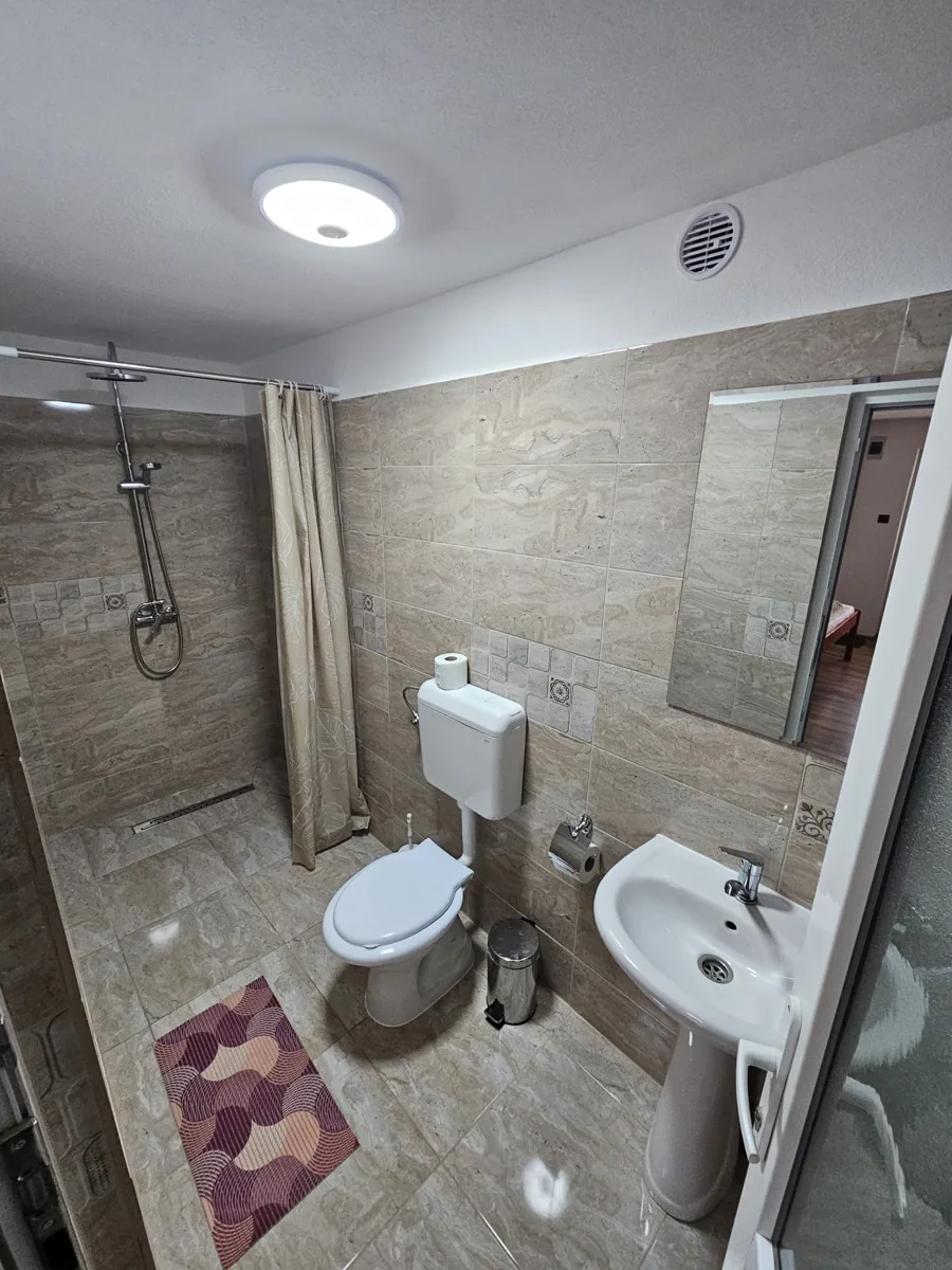 Zuhanyzós, WC-s fürdőszoba